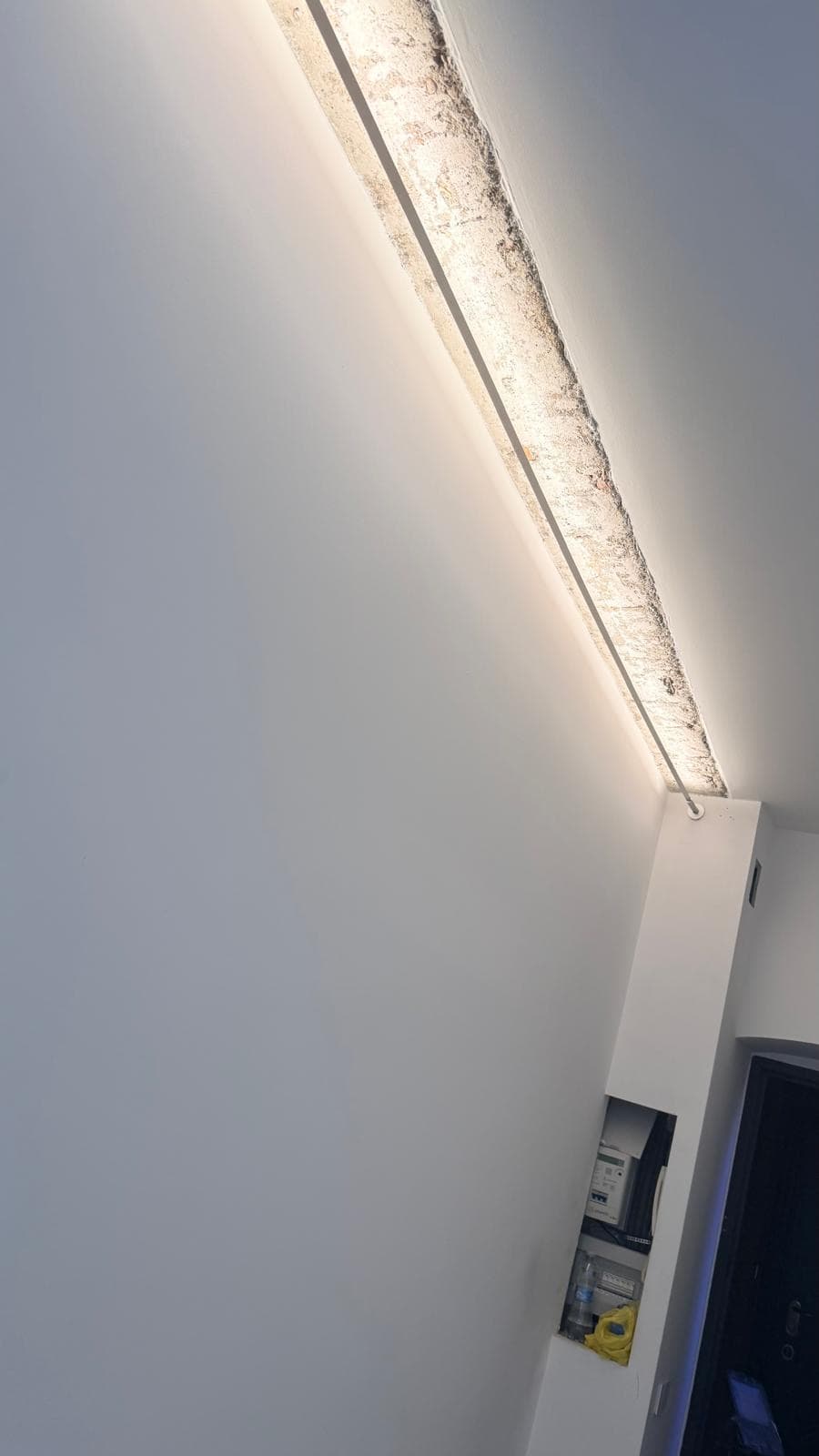 Illuminazione a led inserita nel controsoffitto
